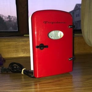 Frigidaire Mini Can Fridge